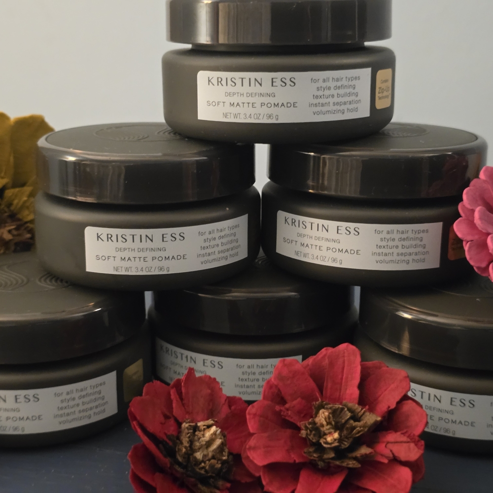 Kristin Ess Depth Defining Soft Matte Pomade - Picture 4 of 4